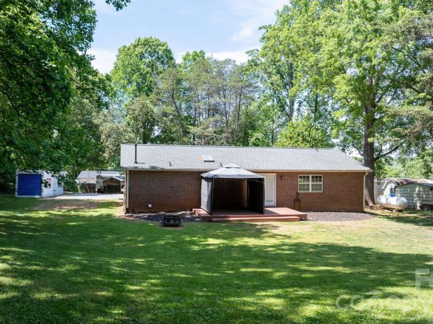 119 Nevermore Lane, Statesville, NC 28677.  MLS# CAR4383283, YatesRealty ID 33777. 