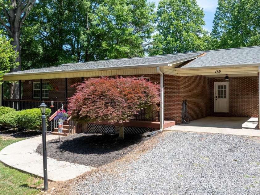 119 Nevermore Lane, Statesville, NC 28677.  MLS# CAR4383283, YatesRealty ID 33777. 