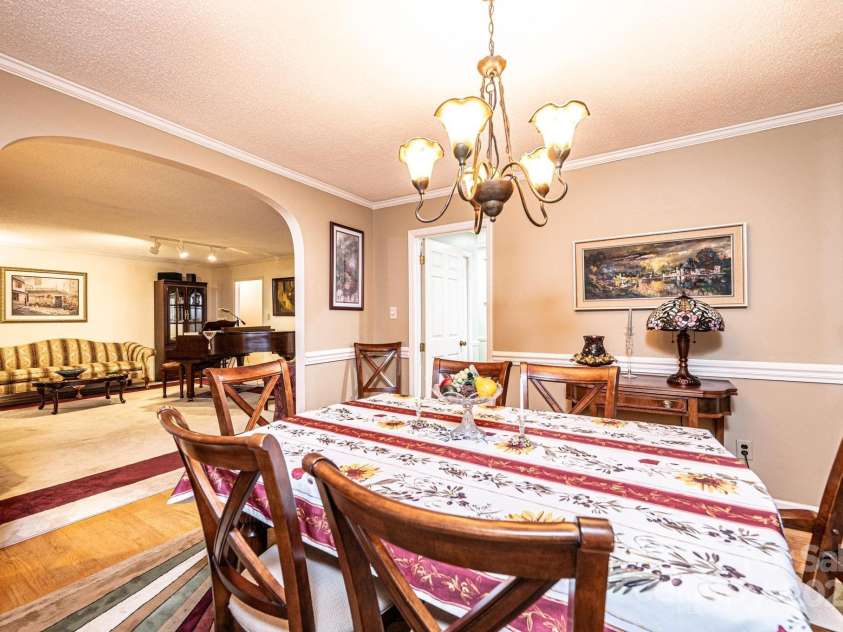 3719 Falling Creek Road, Hickory, NC 28601.  MLS# CAR4290626, YatesRealty ID 33777. 