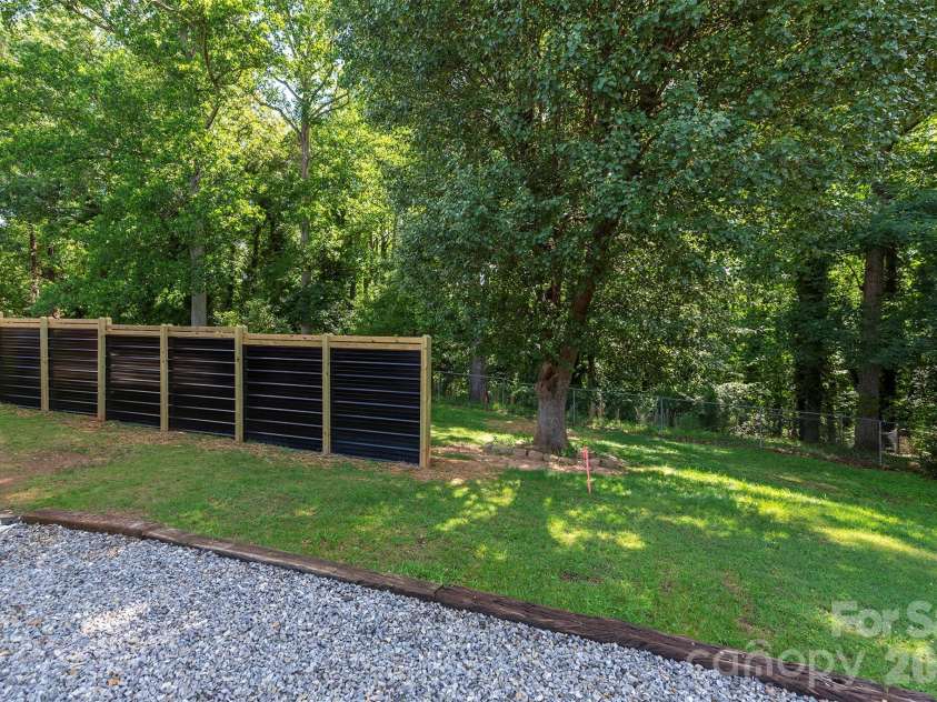 32 Harnett Street, Asheville, NC 28806.  MLS# CAR4394593, YatesRealty ID 33778. 