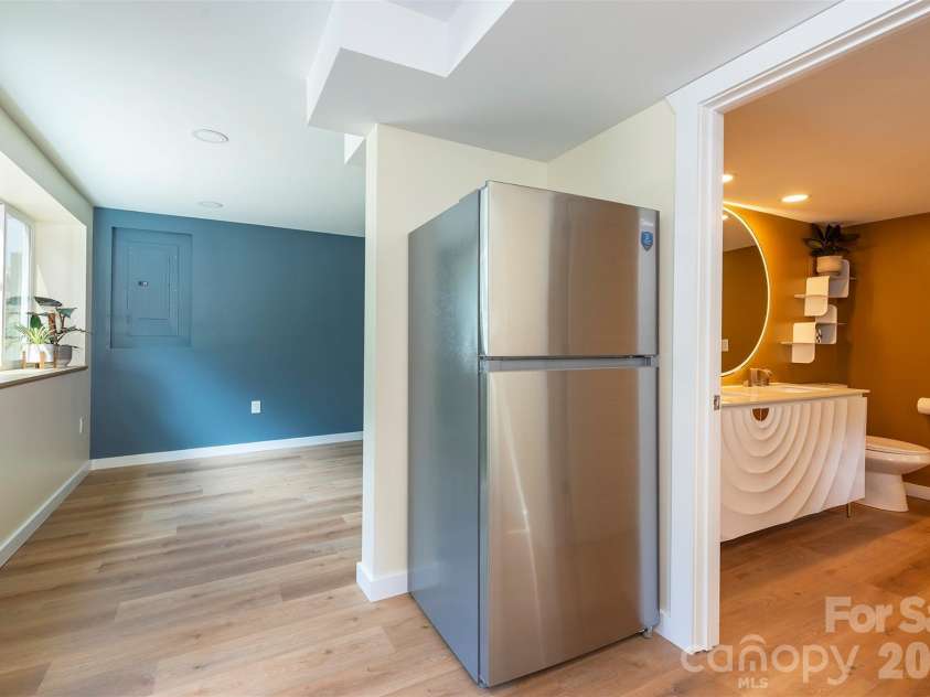 32 Harnett Street, Asheville, NC 28806.  MLS# CAR4394593, YatesRealty ID 33778. 