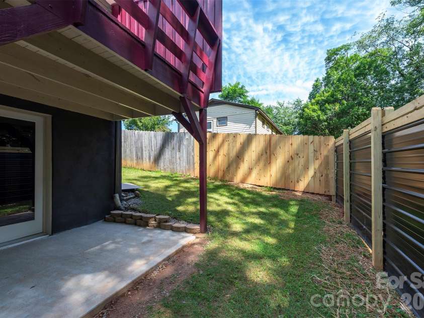 32 Harnett Street, Asheville, NC 28806.  MLS# CAR4394593, YatesRealty ID 33778. 