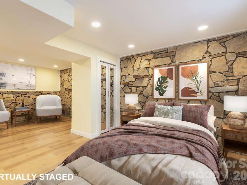 32 Harnett Street, Asheville, NC 28806.  MLS# CAR4394593, YatesRealty ID 33778. 
