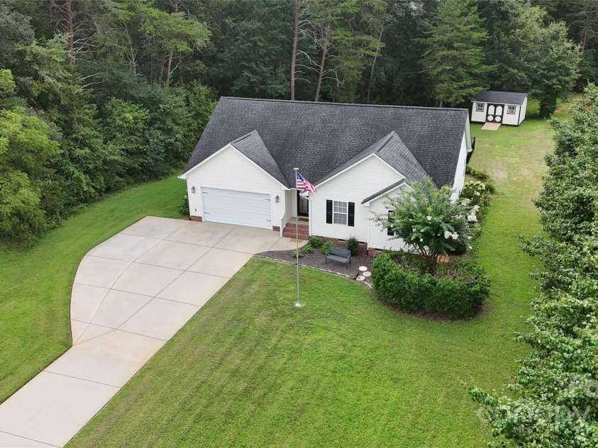 3083 Grassy Meadows Court, Lincolnton, NC 28092.  MLS# CAR4293119, YatesRealty ID 33779. 