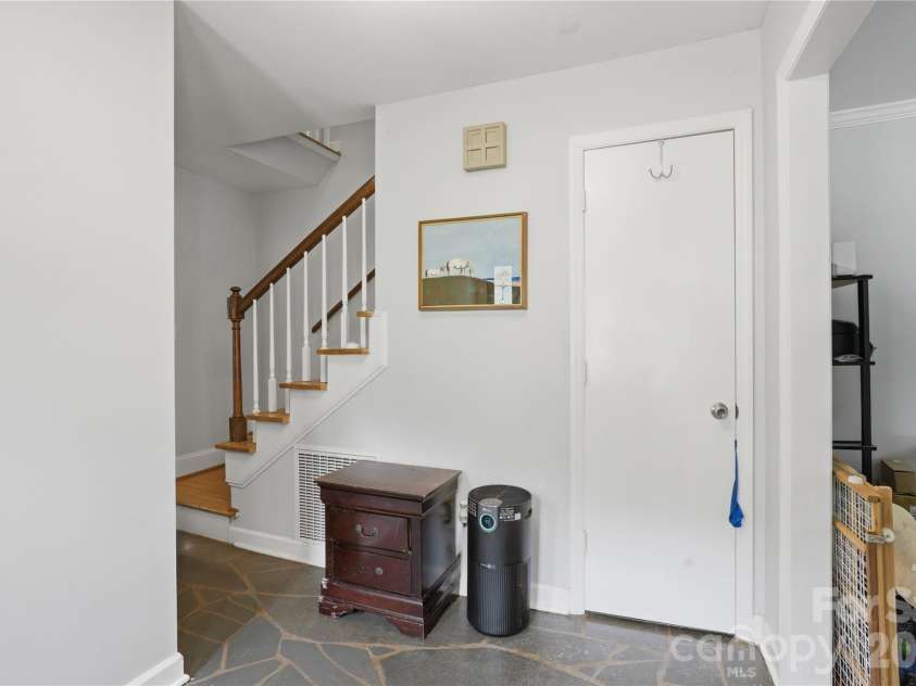 6419 Pencade Lane, Charlotte, NC 28215.  MLS# CAR4395322, YatesRealty ID 33779. 