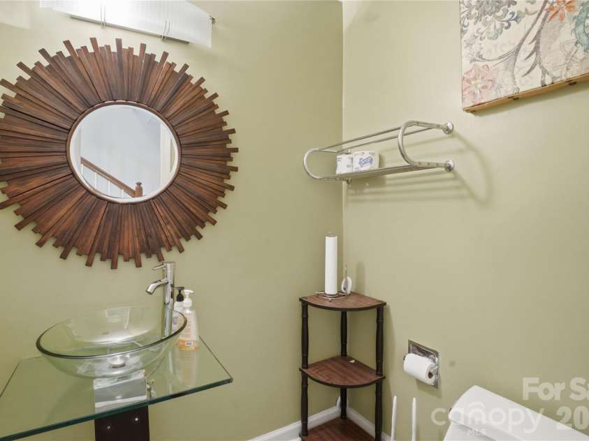 6419 Pencade Lane, Charlotte, NC 28215.  MLS# CAR4395322, YatesRealty ID 33779. 