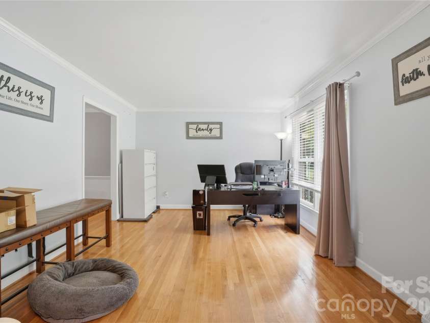 6419 Pencade Lane, Charlotte, NC 28215.  MLS# CAR4395322, YatesRealty ID 33779. 