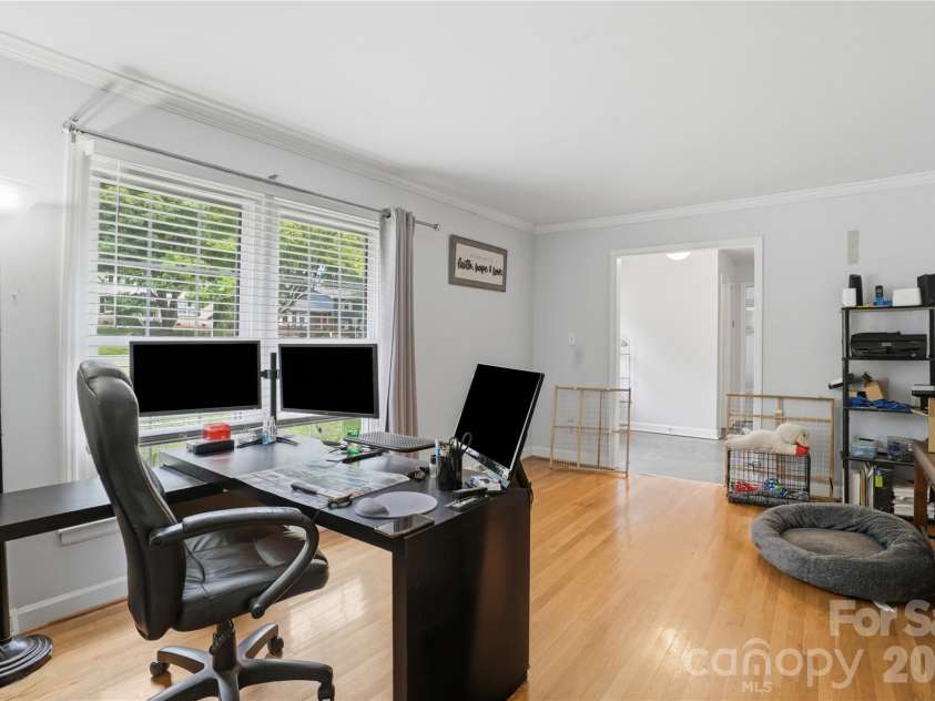 6419 Pencade Lane, Charlotte, NC 28215.  MLS# CAR4395322, YatesRealty ID 33779. 