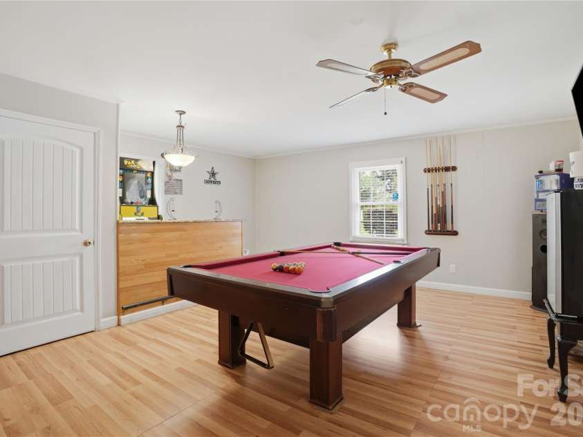 6419 Pencade Lane, Charlotte, NC 28215.  MLS# CAR4395322, YatesRealty ID 33779. 