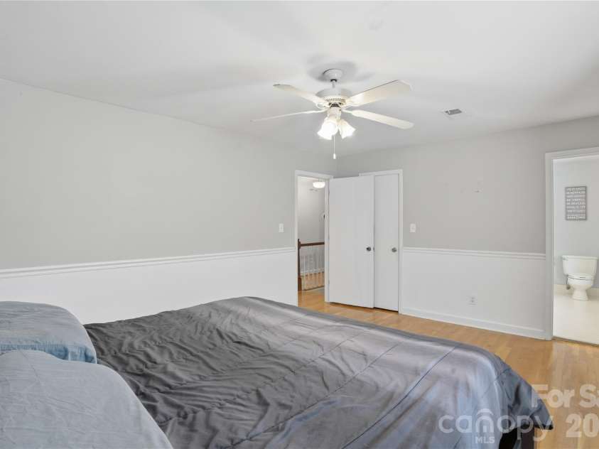 6419 Pencade Lane, Charlotte, NC 28215.  MLS# CAR4395322, YatesRealty ID 33779. 