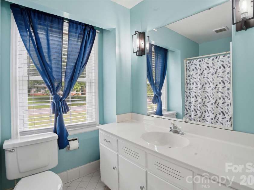 6419 Pencade Lane, Charlotte, NC 28215.  MLS# CAR4395322, YatesRealty ID 33779. 