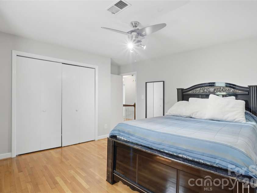 6419 Pencade Lane, Charlotte, NC 28215.  MLS# CAR4395322, YatesRealty ID 33779. 