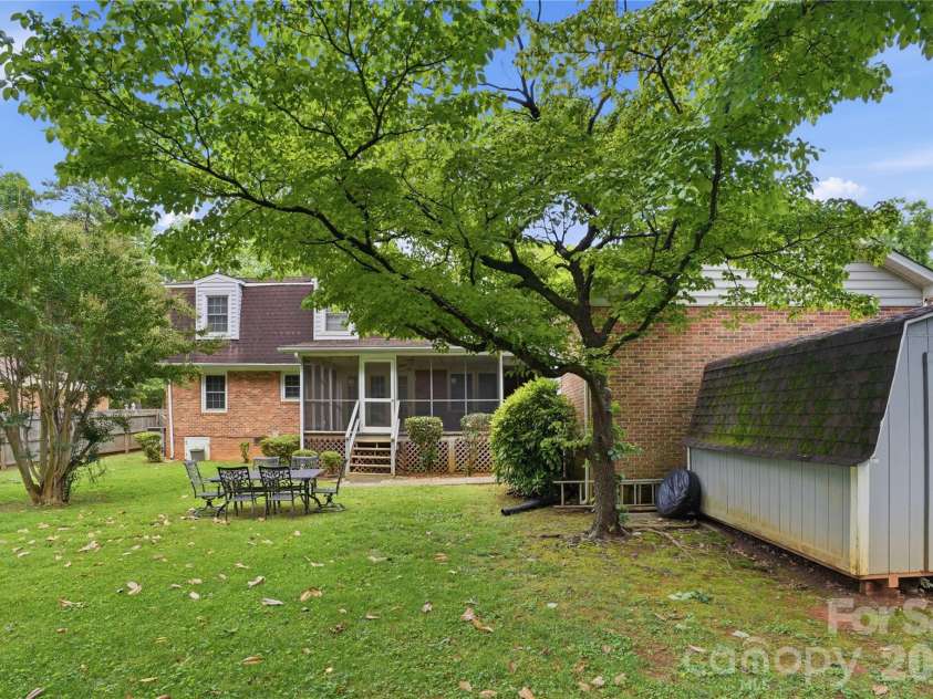 6419 Pencade Lane, Charlotte, NC 28215.  MLS# CAR4395322, YatesRealty ID 33779. 
