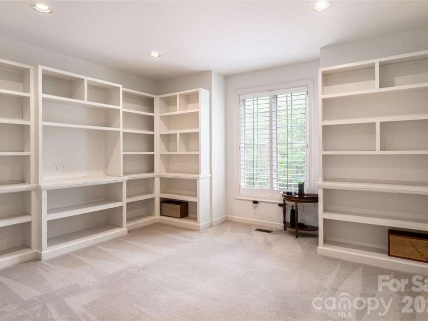 3 Fir Tree Lane, Asheville, NC 28803.  MLS# CAR4246438, YatesRealty ID 3378. 