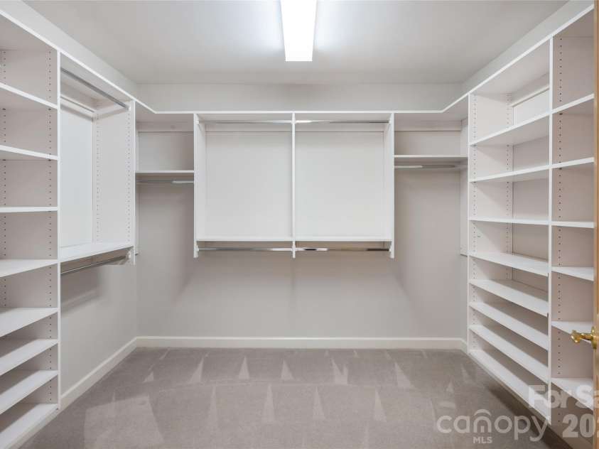 3 Fir Tree Lane, Asheville, NC 28803.  MLS# CAR4246438, YatesRealty ID 3378. 