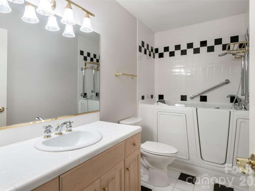 3 Fir Tree Lane, Asheville, NC 28803.  MLS# CAR4246438, YatesRealty ID 3378. 