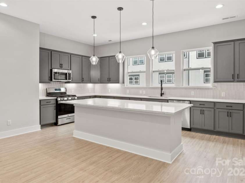 436 Nathaniel Way, Charlotte, NC 28213.  MLS# CAR4183148, YatesRealty ID 3378. Kitchen