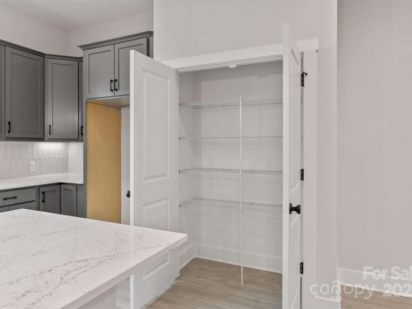 436 Nathaniel Way, Charlotte, NC 28213.  MLS# CAR4183148, YatesRealty ID 3378. Kitchen