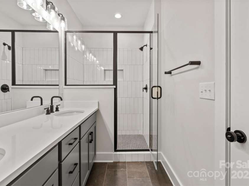 436 Nathaniel Way, Charlotte, NC 28213.  MLS# CAR4183148, YatesRealty ID 3378. Premier Bath