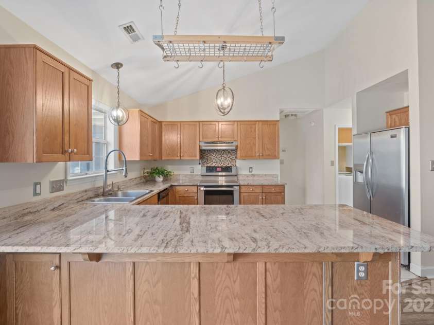 172 Valleybrook Drive, Denver, NC 28037.  MLS# CAR4328876, YatesRealty ID 33780. 