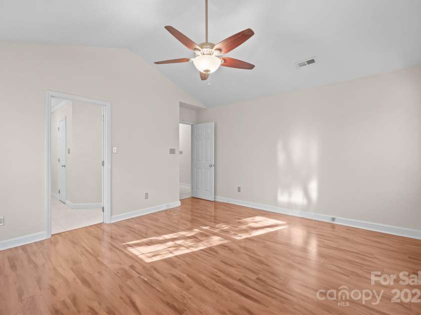 172 Valleybrook Drive, Denver, NC 28037.  MLS# CAR4328876, YatesRealty ID 33780. 