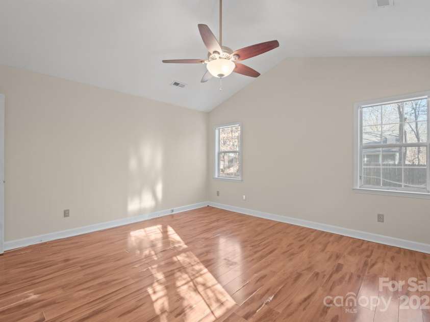 172 Valleybrook Drive, Denver, NC 28037.  MLS# CAR4328876, YatesRealty ID 33780. 