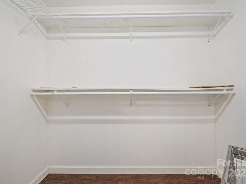 172 Valleybrook Drive, Denver, NC 28037.  MLS# CAR4328876, YatesRealty ID 33780. 