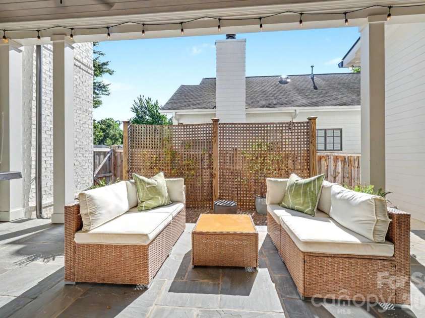 187 Canterbury Road, Charlotte, NC 28211.  MLS# CAR4375412, YatesRealty ID 33781. 