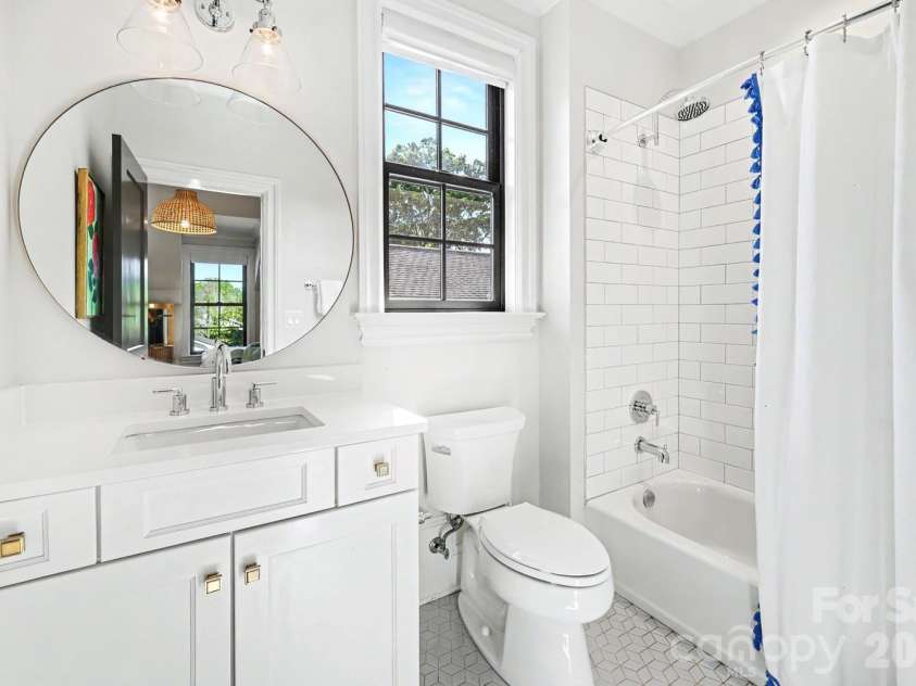 187 Canterbury Road, Charlotte, NC 28211.  MLS# CAR4375412, YatesRealty ID 33781. 
