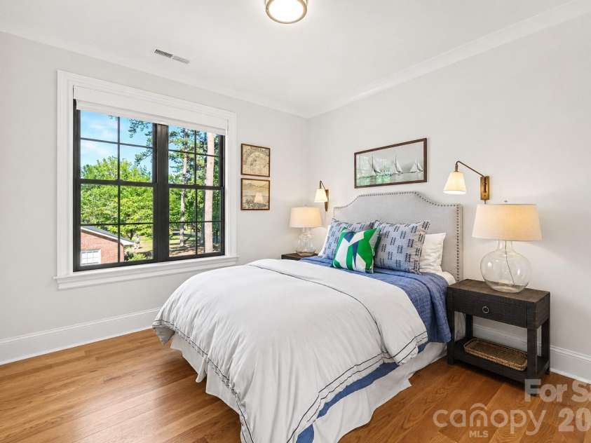 187 Canterbury Road, Charlotte, NC 28211.  MLS# CAR4375412, YatesRealty ID 33781. 