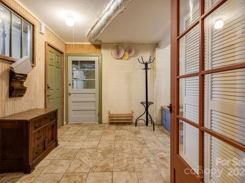 1115 Bee Tree Road, Swannanoa, NC 28778.  MLS# CAR4293504, YatesRealty ID 33782. 