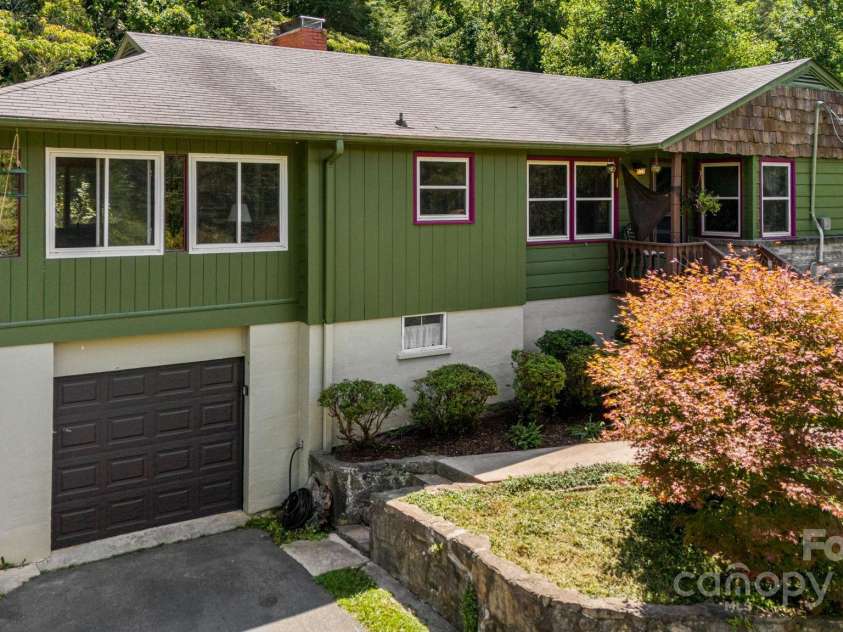1115 Bee Tree Road, Swannanoa, NC 28778.  MLS# CAR4293504, YatesRealty ID 33782. 