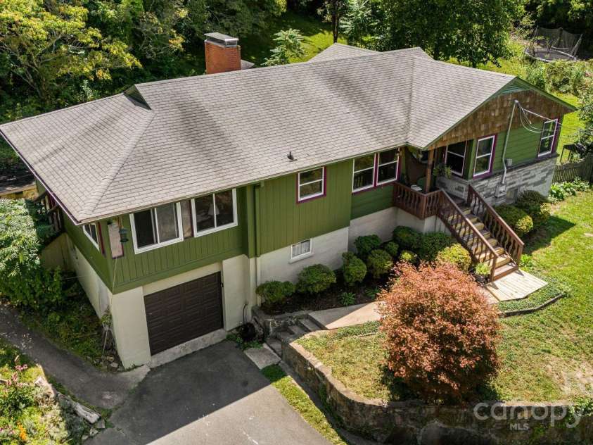 1115 Bee Tree Road, Swannanoa, NC 28778.  MLS# CAR4293504, YatesRealty ID 33782. 