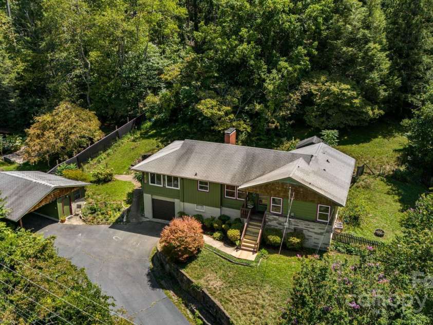 1115 Bee Tree Road, Swannanoa, NC 28778.  MLS# CAR4293504, YatesRealty ID 33782. 