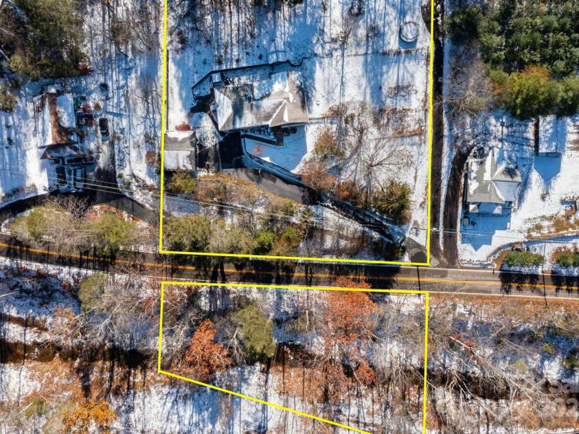 1115 Bee Tree Road, Swannanoa, NC 28778.  MLS# CAR4320874, YatesRealty ID 33782. 