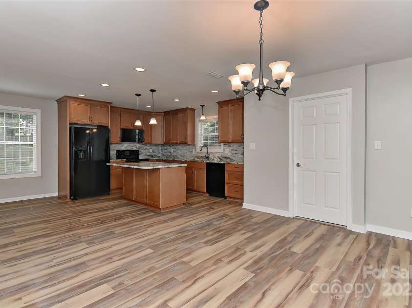 8056 Hunley Ridge Road, Matthews, NC 28104.  MLS# CAR4293751, YatesRealty ID 33783. 