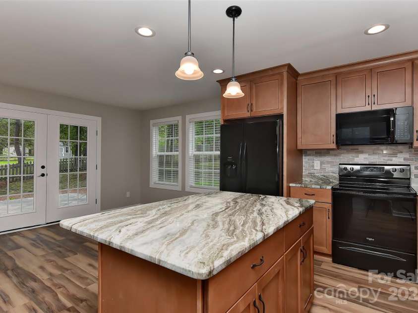 8056 Hunley Ridge Road, Matthews, NC 28104.  MLS# CAR4293751, YatesRealty ID 33783. 