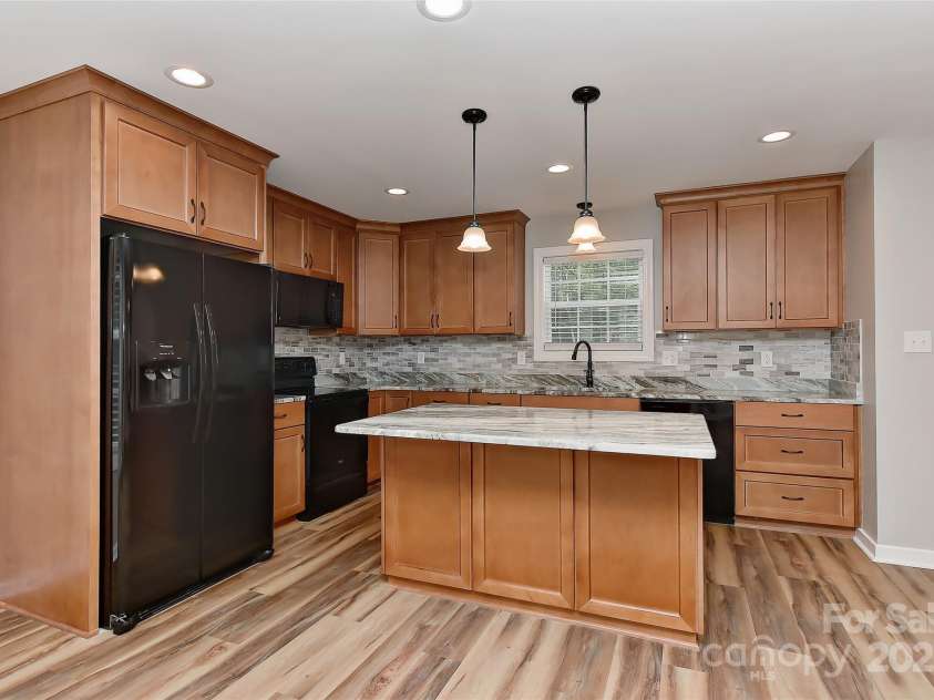 8056 Hunley Ridge Road, Matthews, NC 28104.  MLS# CAR4293751, YatesRealty ID 33783. 