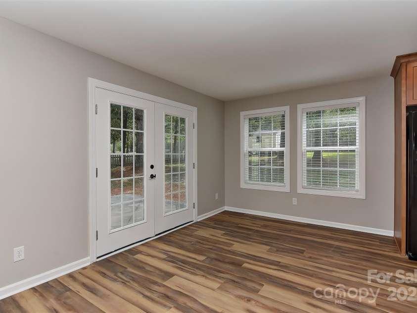 8056 Hunley Ridge Road, Matthews, NC 28104.  MLS# CAR4293751, YatesRealty ID 33783. 