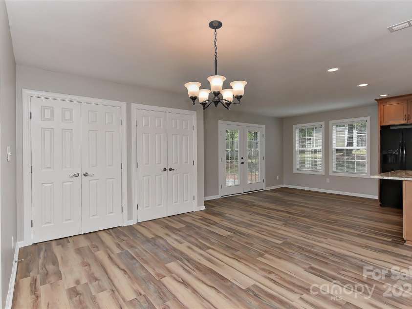 8056 Hunley Ridge Road, Matthews, NC 28104.  MLS# CAR4293751, YatesRealty ID 33783. 