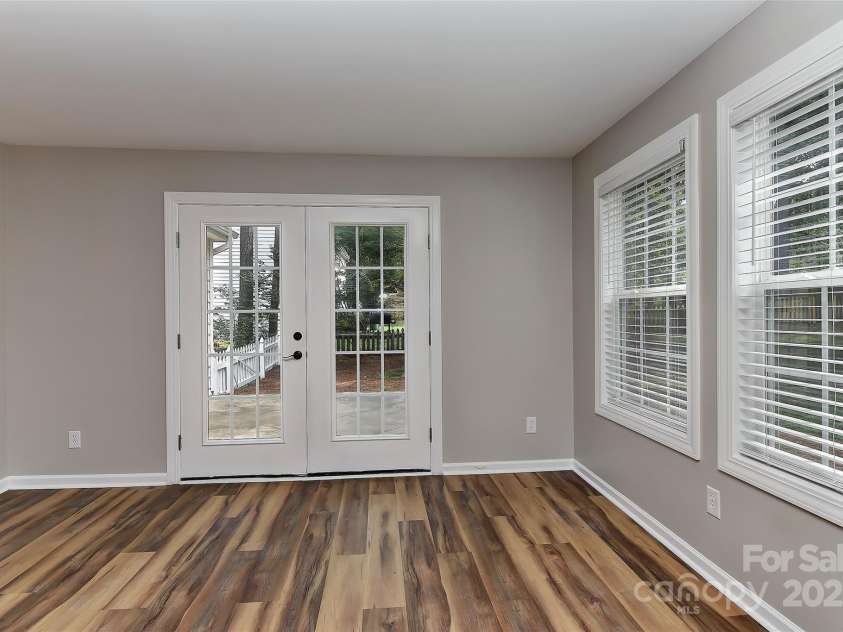 8056 Hunley Ridge Road, Matthews, NC 28104.  MLS# CAR4293751, YatesRealty ID 33783. 