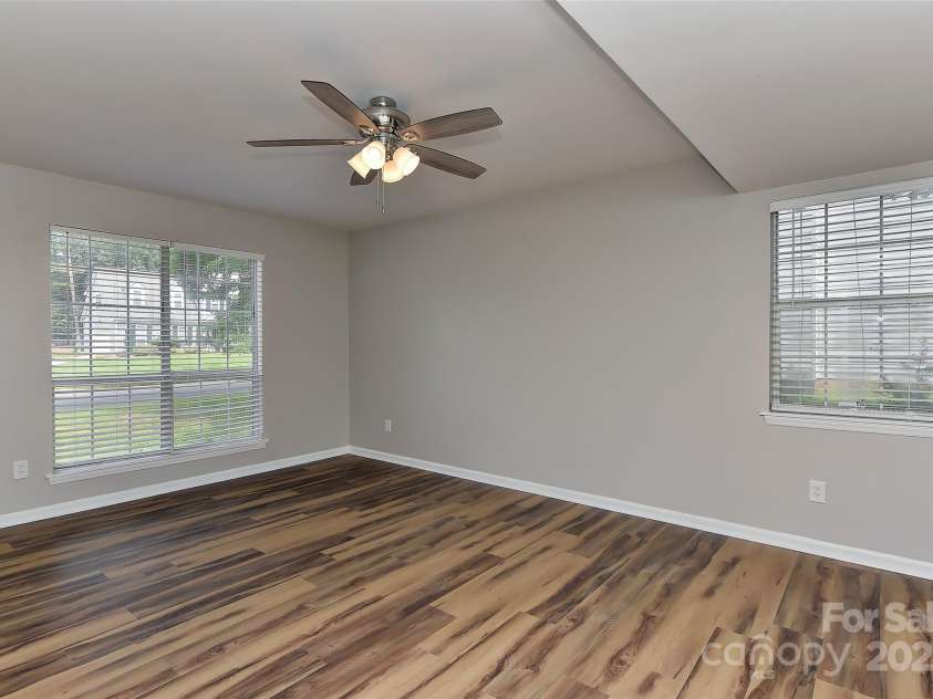 8056 Hunley Ridge Road, Matthews, NC 28104.  MLS# CAR4293751, YatesRealty ID 33783. 