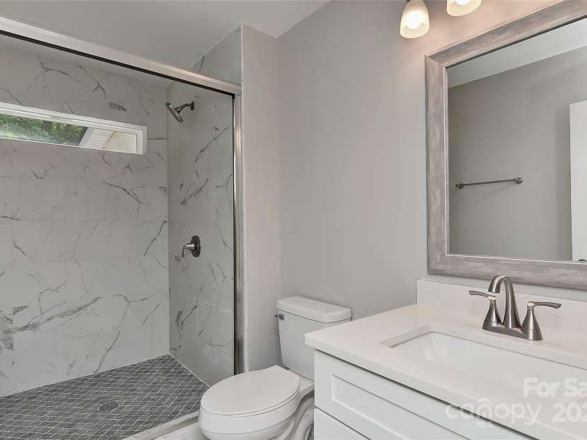 8056 Hunley Ridge Road, Matthews, NC 28104.  MLS# CAR4293751, YatesRealty ID 33783. 