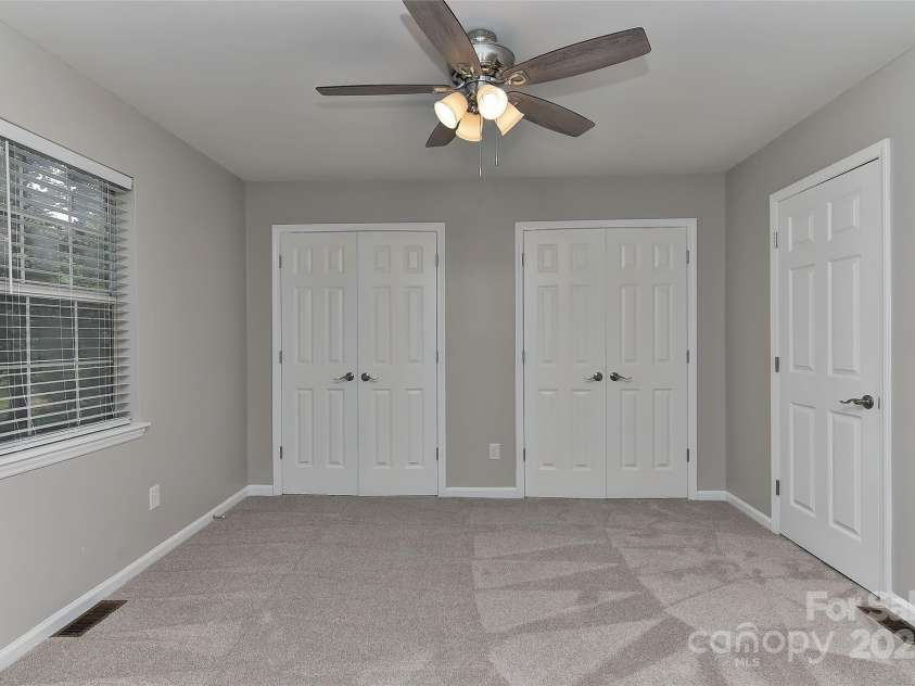 8056 Hunley Ridge Road, Matthews, NC 28104.  MLS# CAR4293751, YatesRealty ID 33783. 