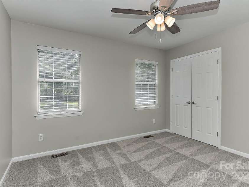 8056 Hunley Ridge Road, Matthews, NC 28104.  MLS# CAR4293751, YatesRealty ID 33783. 