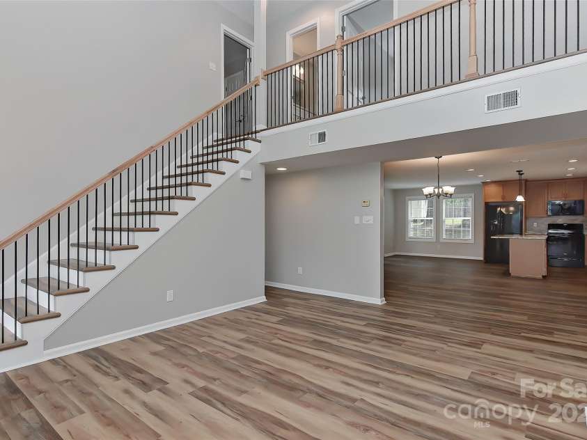 8056 Hunley Ridge Road, Matthews, NC 28104.  MLS# CAR4293751, YatesRealty ID 33783. 