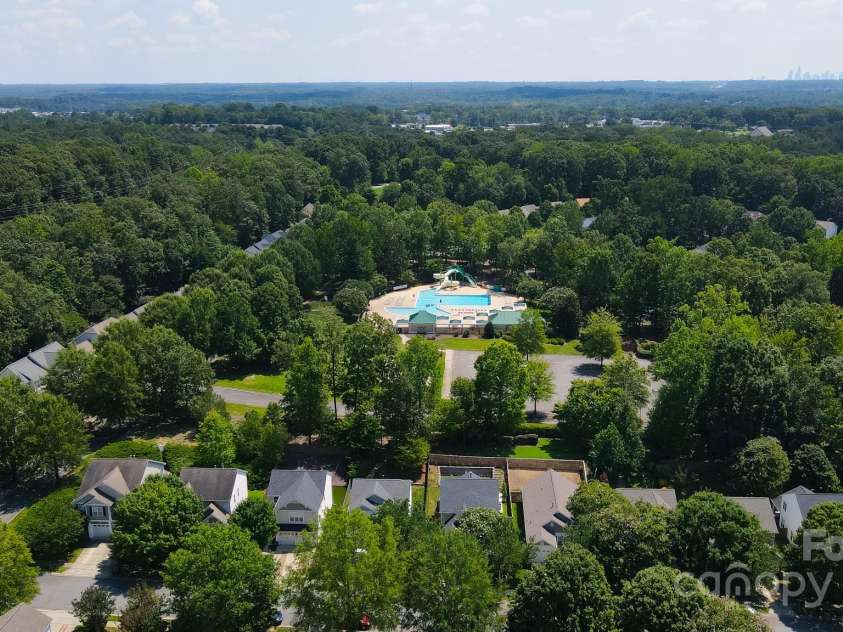 10636 Secret Garden Lane, Charlotte, NC 28214.  MLS# CAR4293373, YatesRealty ID 33785. 