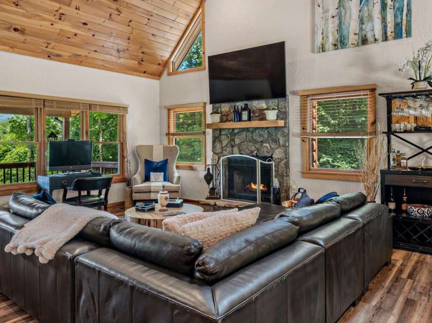59 Canoe Creek Drive, Tuckasegee, NC 28783.  MLS# CAR4396318, YatesRealty ID 33786. 
