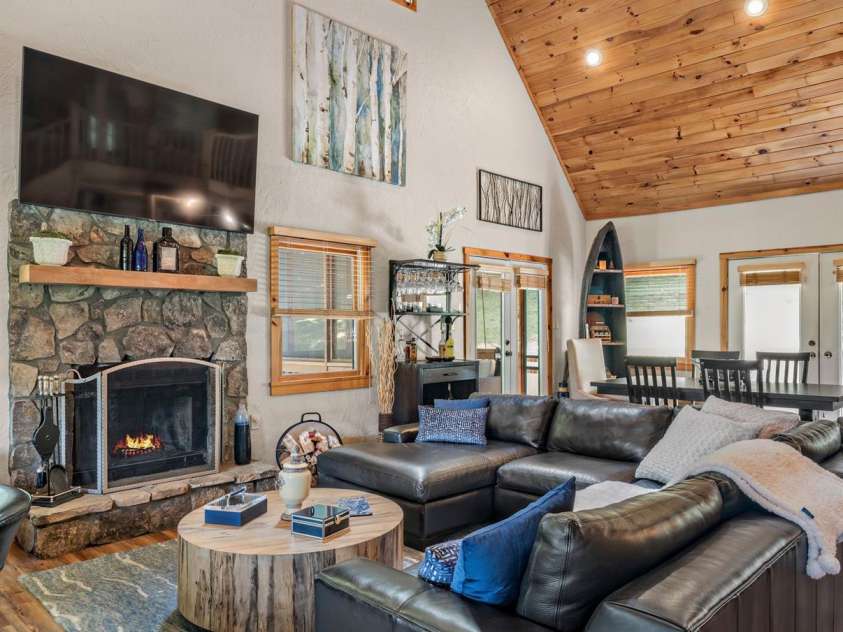59 Canoe Creek Drive, Tuckasegee, NC 28783.  MLS# CAR4396318, YatesRealty ID 33786. 