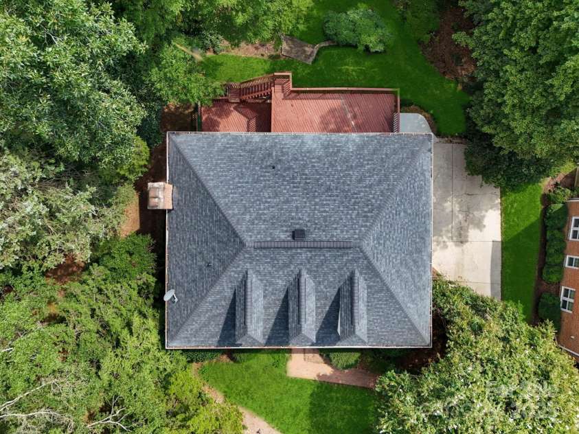 6911 Chatford Lane, Charlotte, NC 28210.  MLS# CAR4293595, YatesRealty ID 33786. 